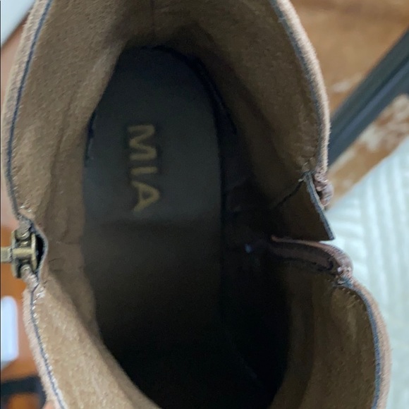 Booties - Picture 5 of 5